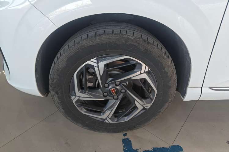 Used Hongqi HS3 2023 1.5T Two-Wheel Drive Shanwei Edition Right Rear Wheel Hub