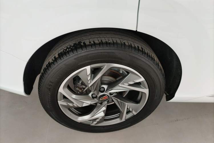 Used Hongqi HS3 2023 2.0T All-Wheel-Drive Youwei Version Right Rear Wheel Hub
