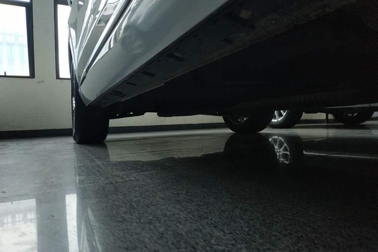 Used Hongqi HS3 2023 2.0T All-Wheel-Drive Youwei Version Right Side Sill