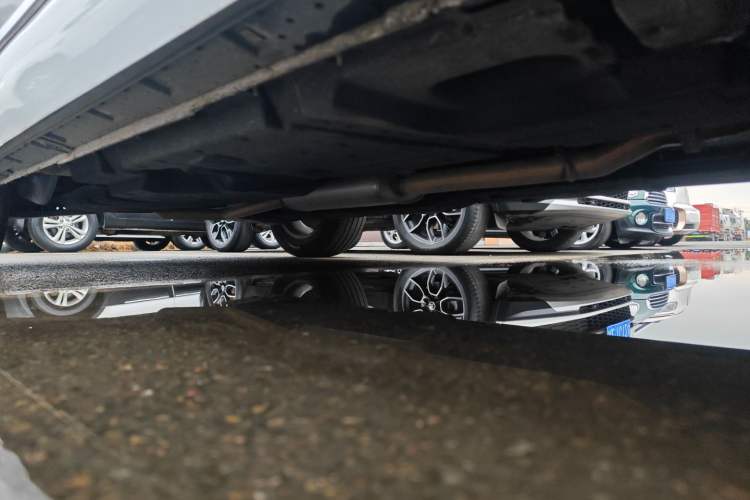 Used Hongqi HS3 2023 1.5T Two-Wheel Drive Shanwei Edition Right Side Sill