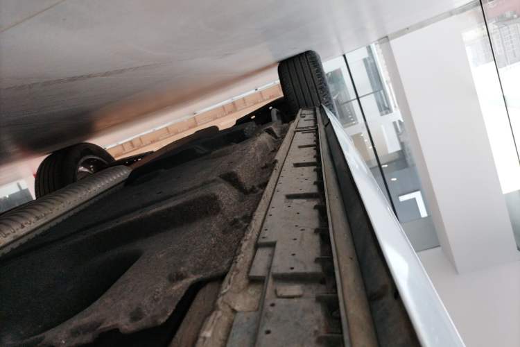 Used Hongqi HS3 2023 2.0T All-Wheel-Drive Youwei Version Right Side Sill
