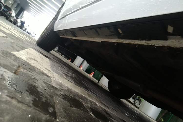 Used Hongqi HS3 2023 1.5T Two-Wheel Drive Shanwei Edition Right Side Sill