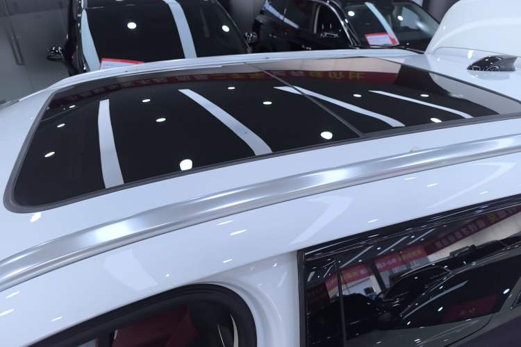 Used Hongqi HS3 2023 1.5T Two-Wheel Drive Shanwei Edition Roof