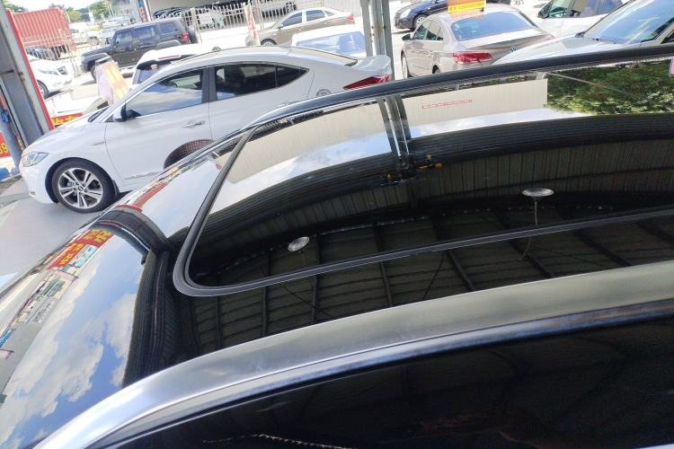 Used Hongqi HS3 2023 2.0T All-Wheel-Drive Youwei Version Roof