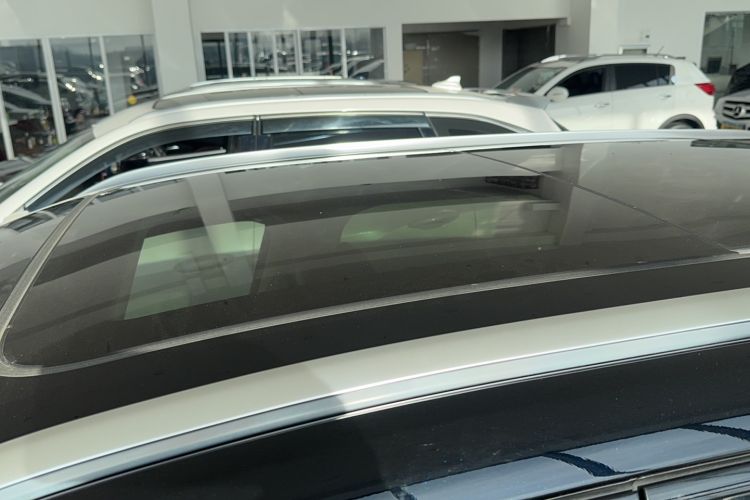 Used Hongqi HS3 2023 2.0T All-Wheel-Drive Youwei Version Roof