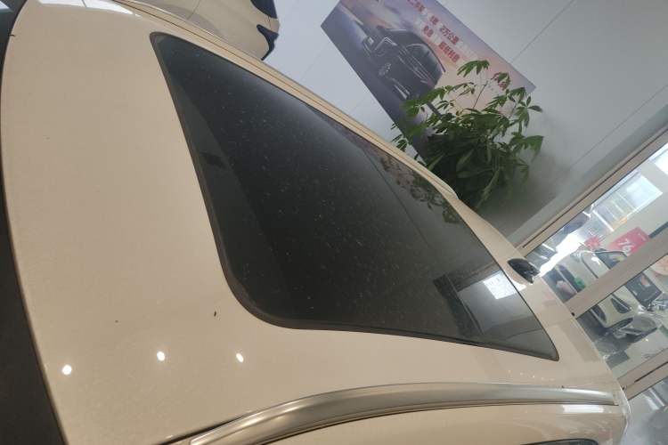 Used Hongqi HS3 2023 1.5T Two-Wheel Drive Shanwei Edition Roof