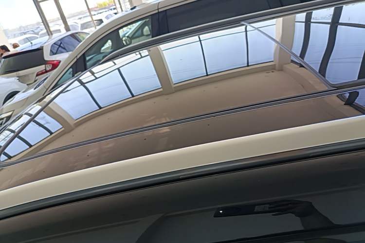 Used Hongqi HS3 2023 1.5T Two-Wheel Drive Shanwei Edition Roof