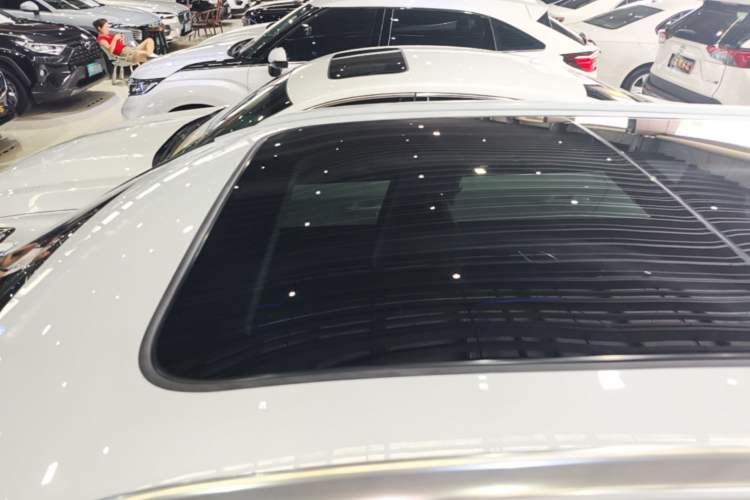 Used Hongqi HS3 2023 1.5T Two-Wheel Drive Shanwei Edition Roof
