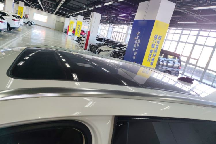 Used Hongqi HS3 2023 1.5T Two-Wheel Drive Shanwei Edition Roof
