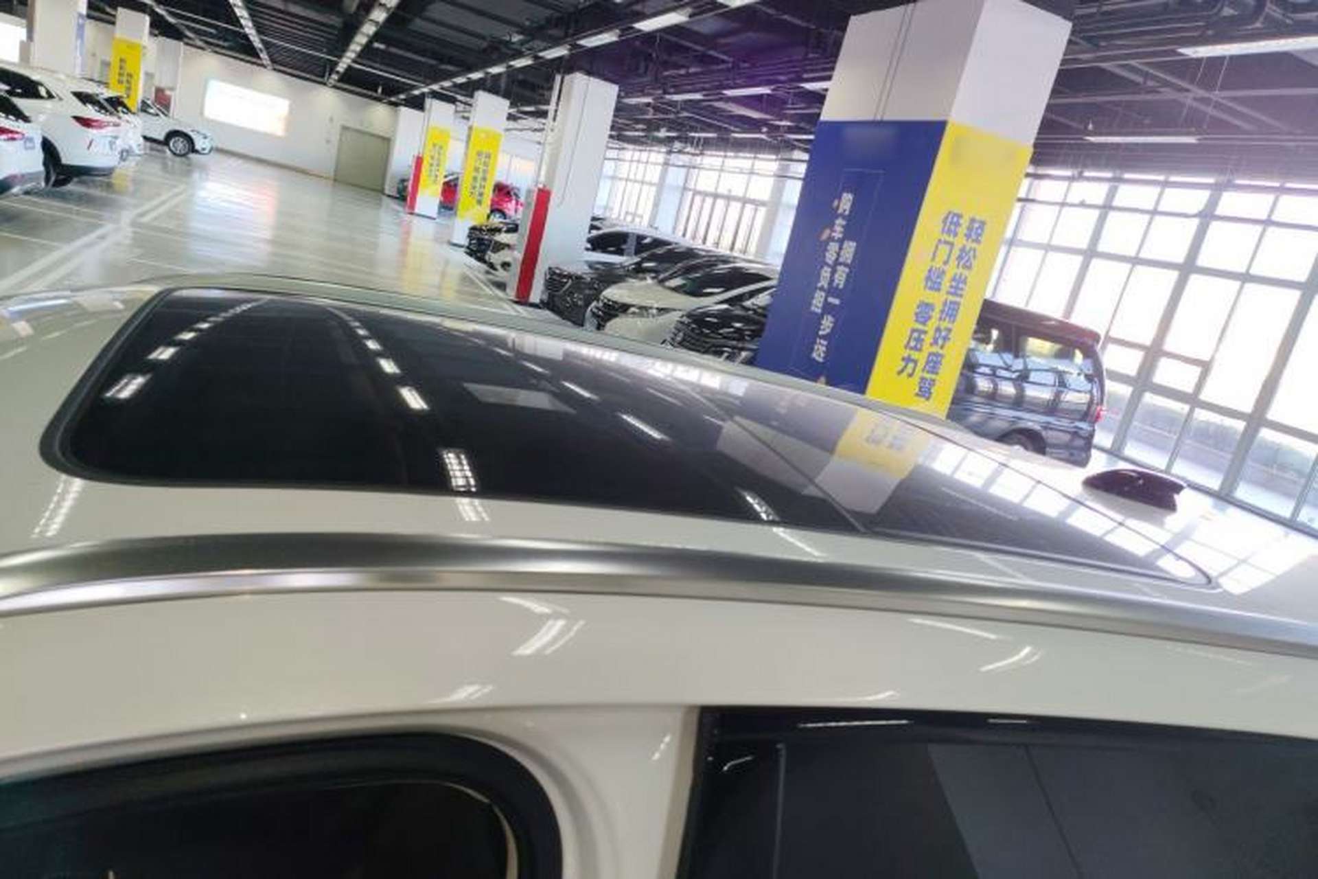 Used Hongqi HS3 2023 1.5T Two-Wheel Drive Shanwei Edition Roof