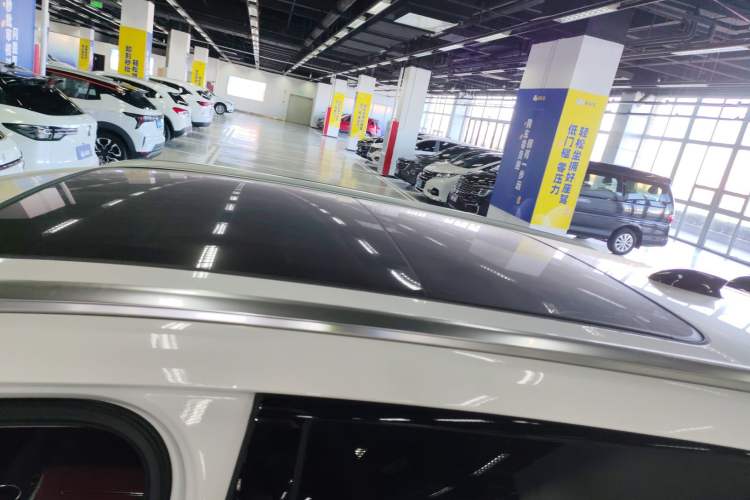 Used Hongqi HS3 2023 1.5T Two-Wheel Drive Shanwei Edition Roof