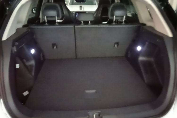 Used Hongqi HS3 2023 1.5T Two-Wheel Drive Shanwei Edition Trunk