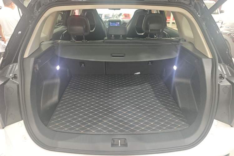 Used Hongqi HS3 2023 1.5T Two-Wheel Drive Shanwei Edition Trunk