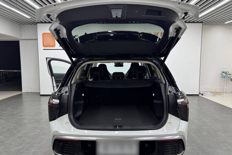 Used Hongqi HS3 2023 2.0T All-Wheel-Drive Youwei Version Trunk