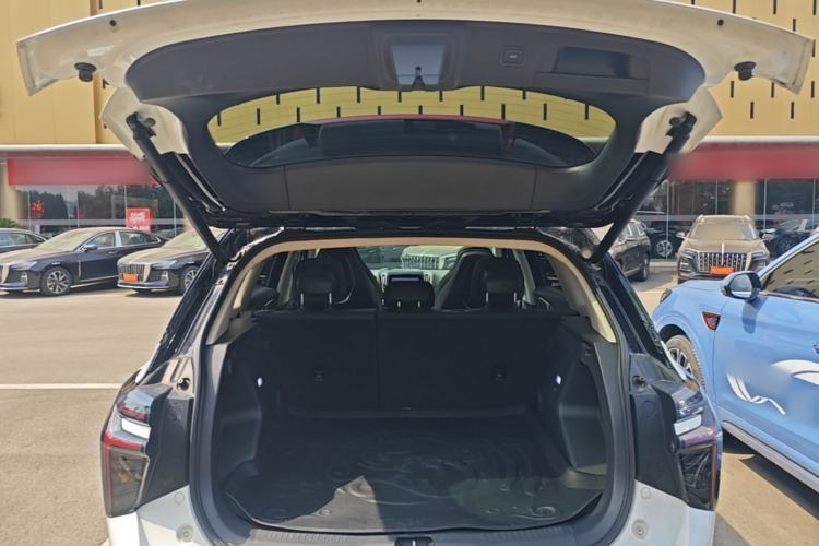 Used Hongqi HS3 2023 2.0T All-Wheel-Drive Youwei Version Trunk