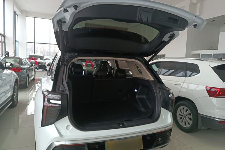 Used Hongqi HS3 2023 2.0T All-Wheel-Drive Youwei Version Trunk