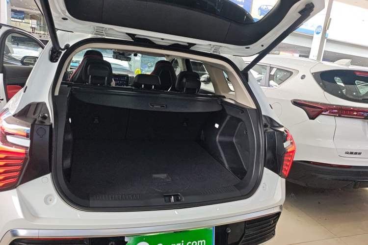 Used Hongqi HS3 2023 1.5T Two-Wheel Drive Shanwei Edition Trunk