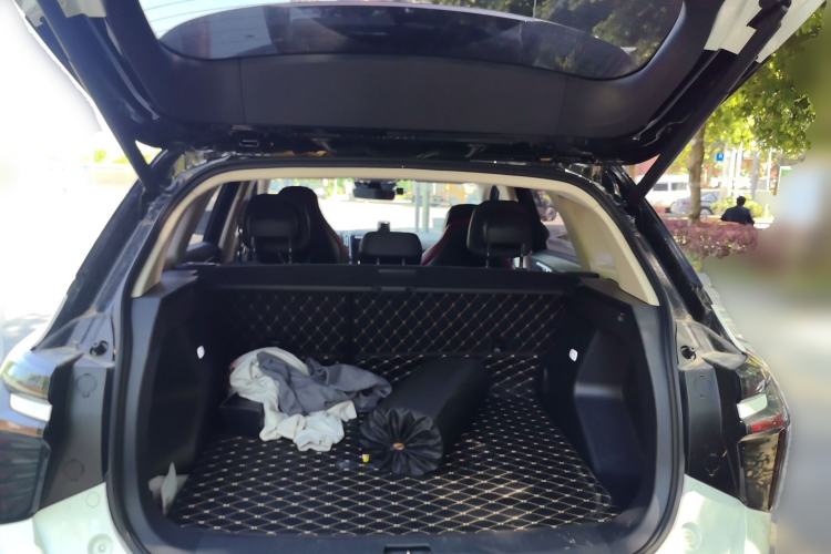 Used Hongqi HS3 2023 1.5T Two-Wheel Drive Shanwei Edition Trunk