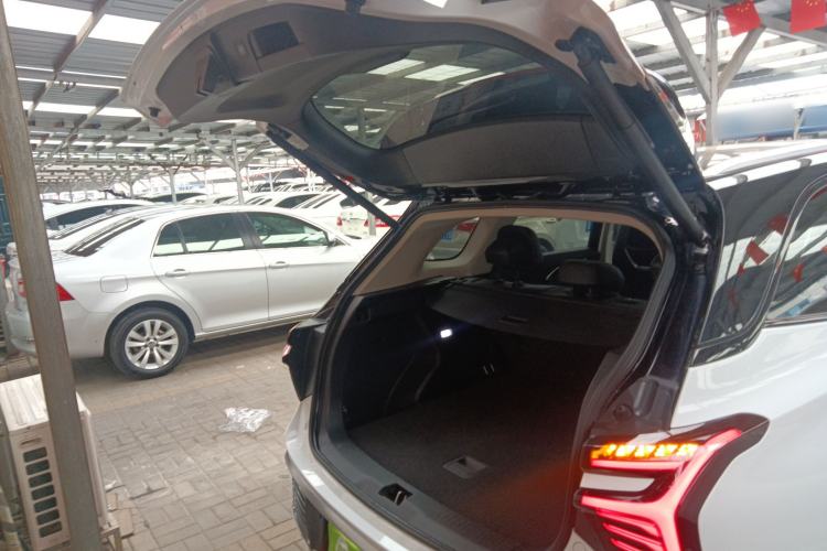 Used Hongqi HS3 2023 1.5T Two-Wheel Drive Shanwei Edition Trunk