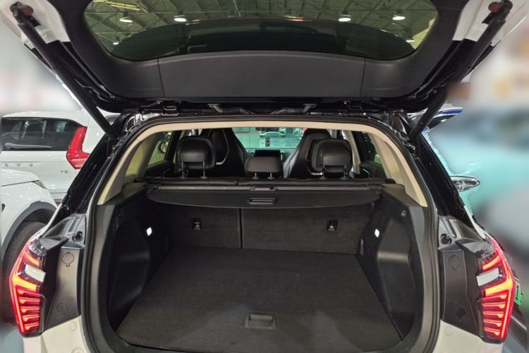 Used Hongqi HS3 2023 1.5T Two-Wheel Drive Shanwei Edition Trunk