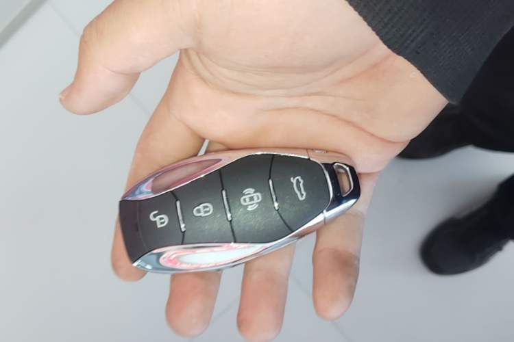 Used Hongqi HS3 2023 1.5T Two-Wheel Drive Shanwei Edition Vehicle Key
