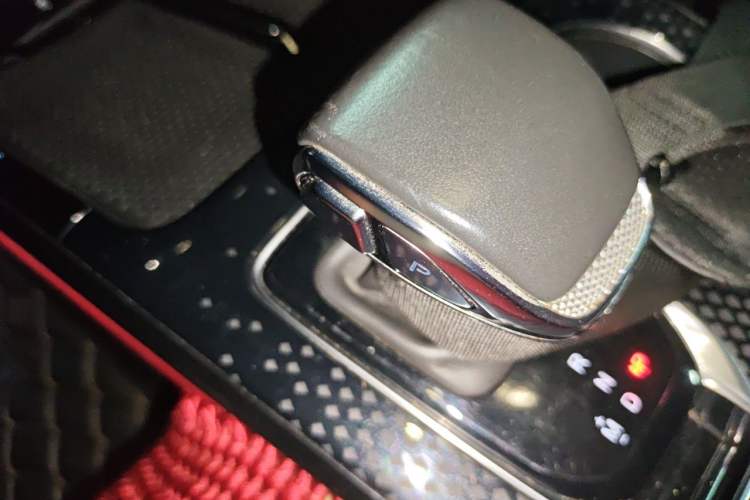 Used Hongqi HS3 2023 1.5T Two-Wheel Drive Shanwei Edition Vehicle Key