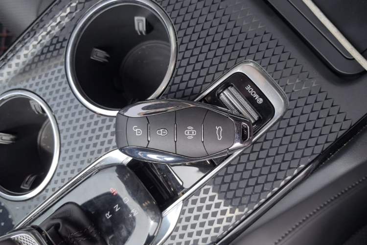 Used Hongqi HS3 2023 1.5T Two-Wheel Drive Shanwei Edition Vehicle Key