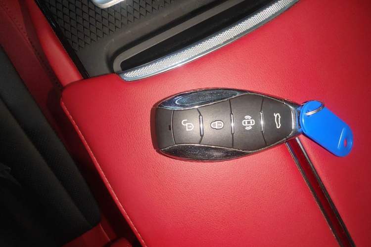Used Hongqi HS3 2023 1.5T Two-Wheel Drive Shanwei Edition Vehicle Key