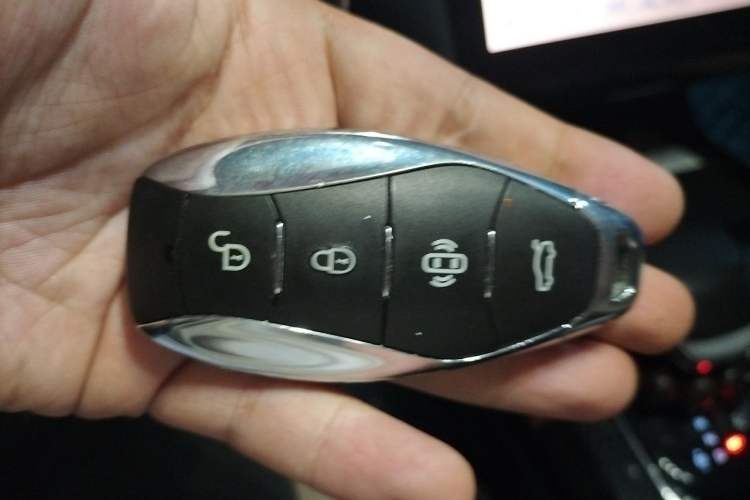 Used Hongqi HS3 2023 1.5T Two-Wheel Drive Shanwei Edition Vehicle Key