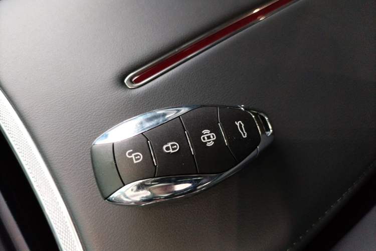Used Hongqi HS3 2023 2.0T All-Wheel-Drive Youwei Version Vehicle Key