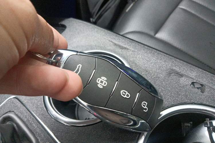 Used Hongqi HS3 2023 1.5T Two-Wheel Drive Shanwei Edition Vehicle Key
