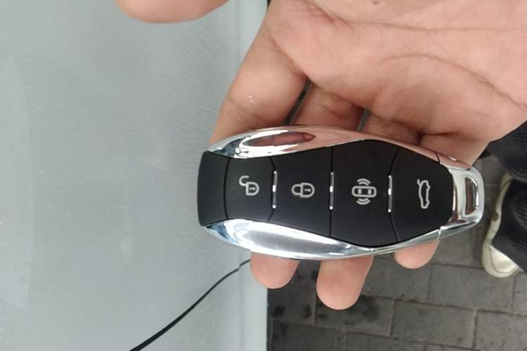Used Hongqi HS3 2023 1.5T Two-Wheel Drive Shanwei Edition Vehicle Key