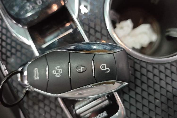 Used Hongqi HS3 2023 1.5T Two-Wheel Drive Shanwei Edition Vehicle Key