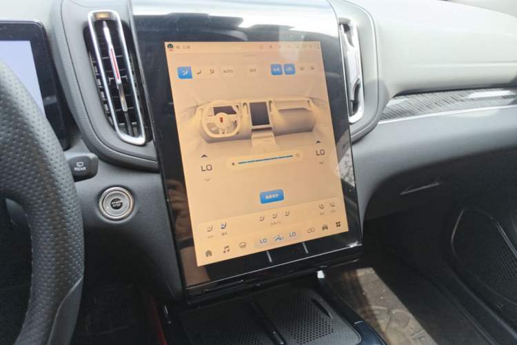 Used Hongqi HS3 2024 1.5T Shanwei Edition Audio And AC Panel