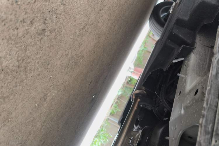 Used Hongqi HS3 2024 1.5T Shanwei Edition Chassis Rear Left