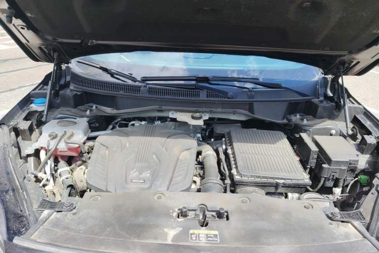 Used Hongqi HS3 2024 1.5T Shanwei Edition Engine Bay