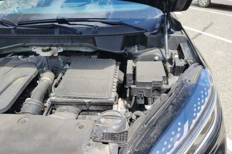 Used Hongqi HS3 2024 1.5T Shanwei Edition Engine Bay Left