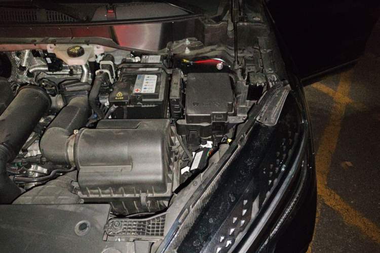 Used Hongqi HS3 2024 1.5T Shanwei Edition Engine Bay Left
