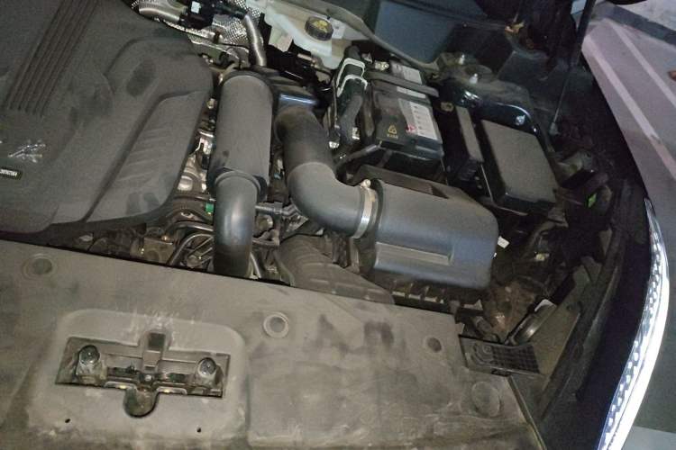 Used Hongqi HS3 2024 1.5T Shanwei Edition Engine Bay Left