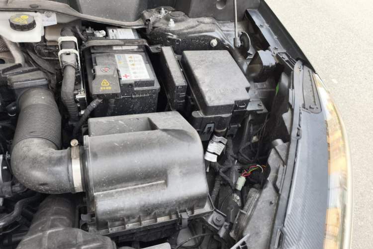 Used Hongqi HS3 2024 1.5T Shanwei Edition Engine Bay Left