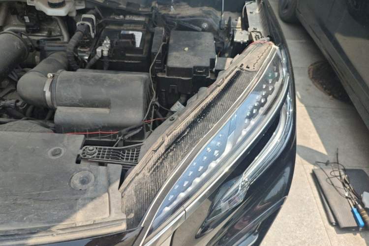 Used Hongqi HS3 2024 1.5T Shanwei Edition Engine Bay Left