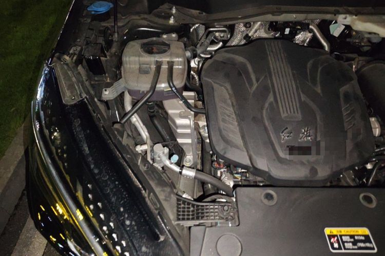 Used Hongqi HS3 2024 1.5T Shanwei Edition Engine Bay Right