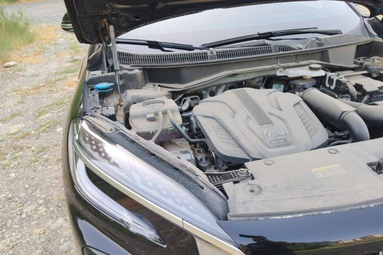 Used Hongqi HS3 2024 1.5T Shanwei Edition Engine Bay Right