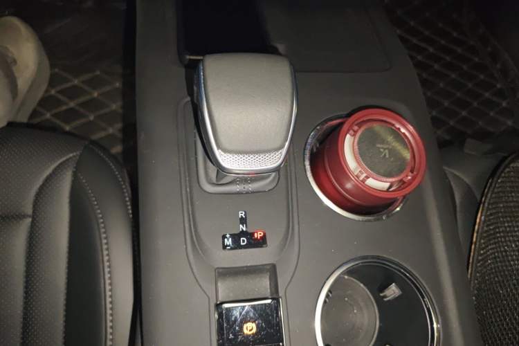 Used Hongqi HS3 2024 1.5T Shanwei Edition Gear Lever