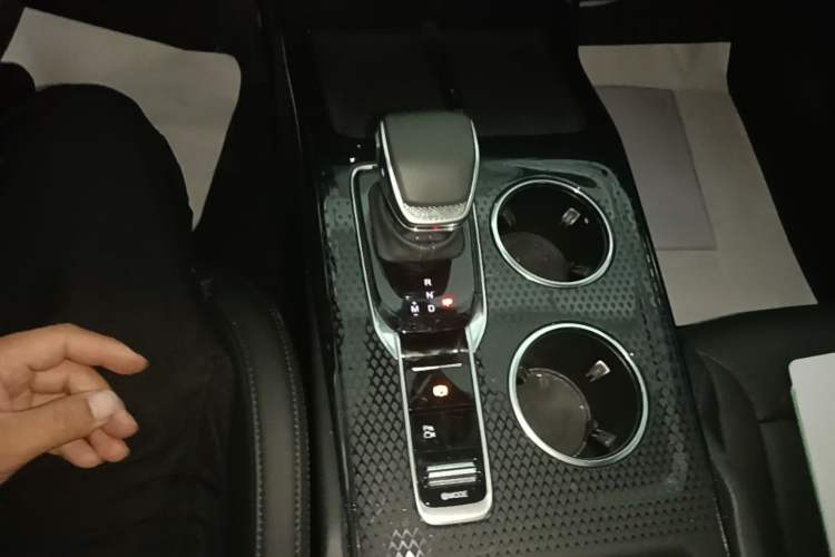 Used Hongqi HS3 2024 1.5T Shanwei Edition Gear Lever