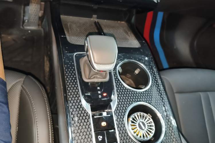 Used Hongqi HS3 2024 1.5T Shanwei Edition Gear Lever
