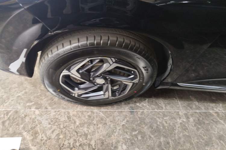 Used Hongqi HS3 2024 1.5T Shanwei Edition Left Front Wheel Hub