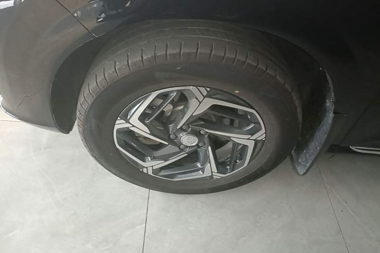 Used Hongqi HS3 2024 1.5T Shanwei Edition Left Front Wheel Hub