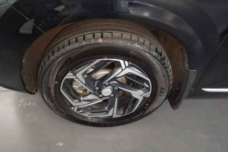 Used Hongqi HS3 2024 1.5T Shanwei Edition Left Front Wheel Hub
