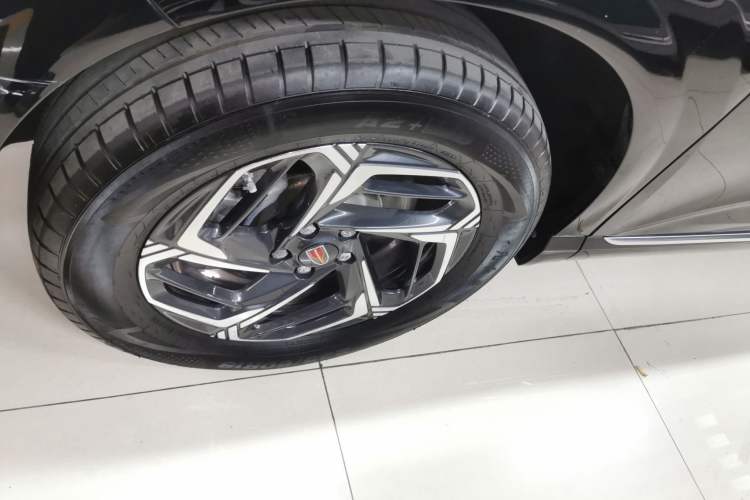 Used Hongqi HS3 2024 1.5T Shanwei Edition Left Front Wheel Hub